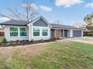 227 Carolyn Dr, Hurst, TX 76054