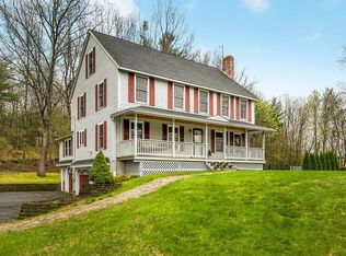 114 Farwell Rd, Tyngsboro, MA 01879
