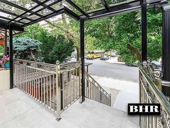 3rd image of 2636 E 7th St