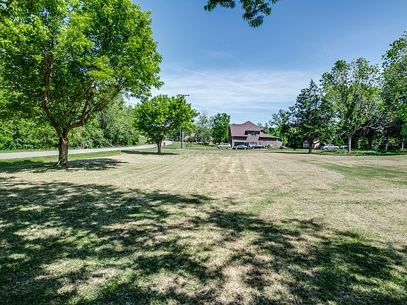 5th image of 4141 Creek Trail Dr