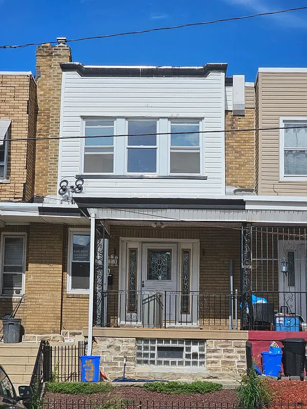 3 bed, 2.0 bath, 1290 sqft, $1,900 — Photo 1