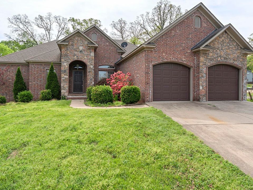 1st image of 16 Royal Vista Cv