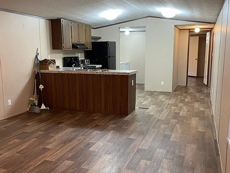 7338 E Highway 135 — Photo 25