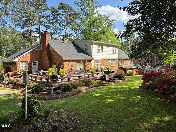 4th image of 1634 Crescent Dr