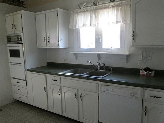 5th image of 311 S D St