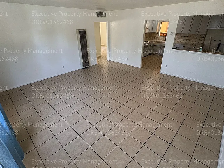 820 Moore St — Photo 11