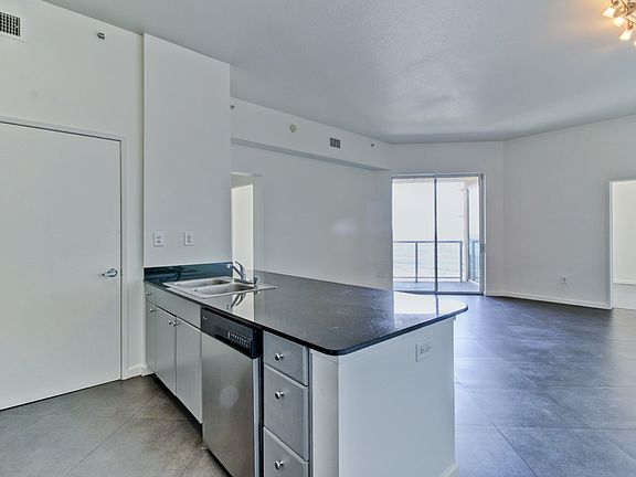 4th image of 388 E Ocean Blvd Unit 1601