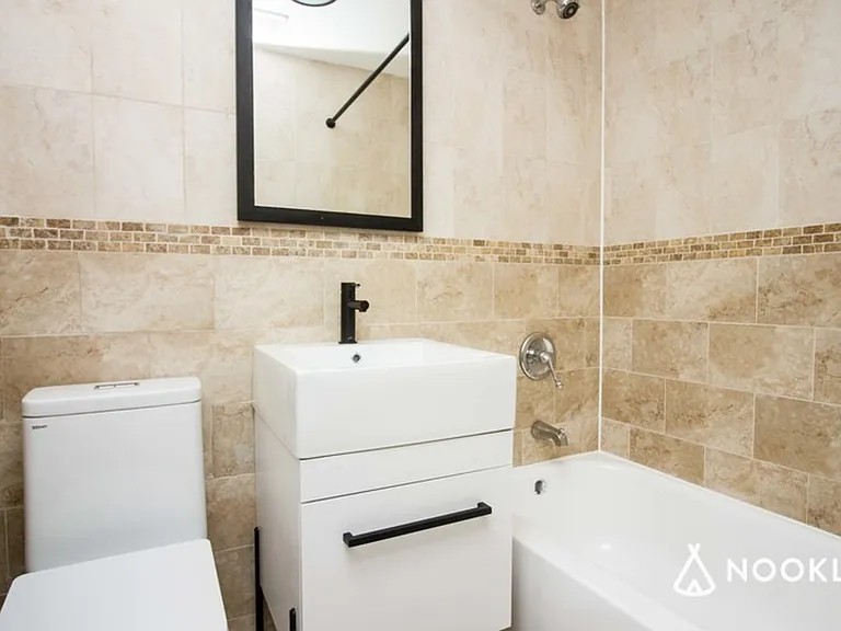 379 S 5th St #4L — Photo 3