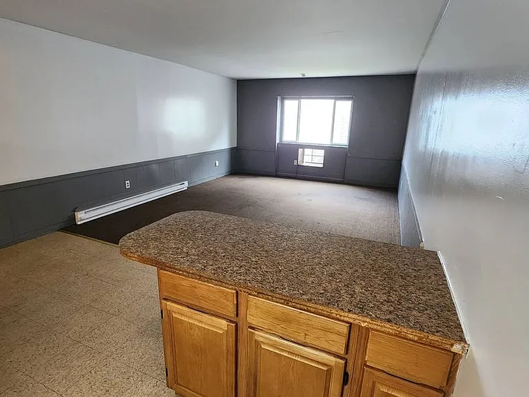 1217 Moss St — Photo 3