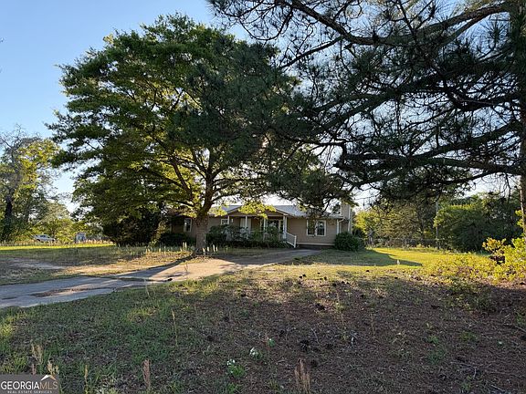 3rd image of 4831 Fulton Mill Rd