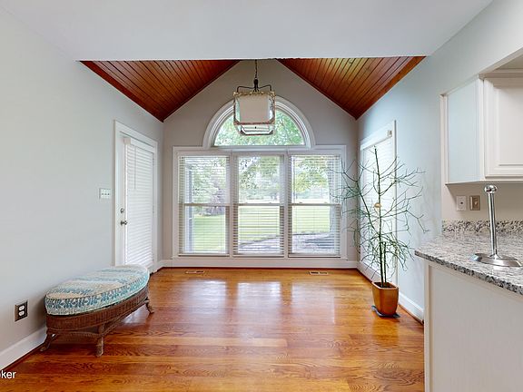 4th image of 1461 Saint Andrews Dr