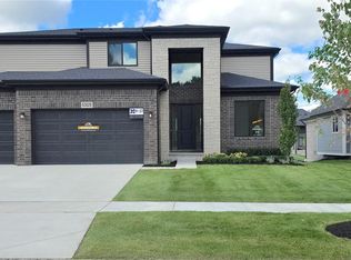50147 Mustang Dr, Macomb, MI 48042