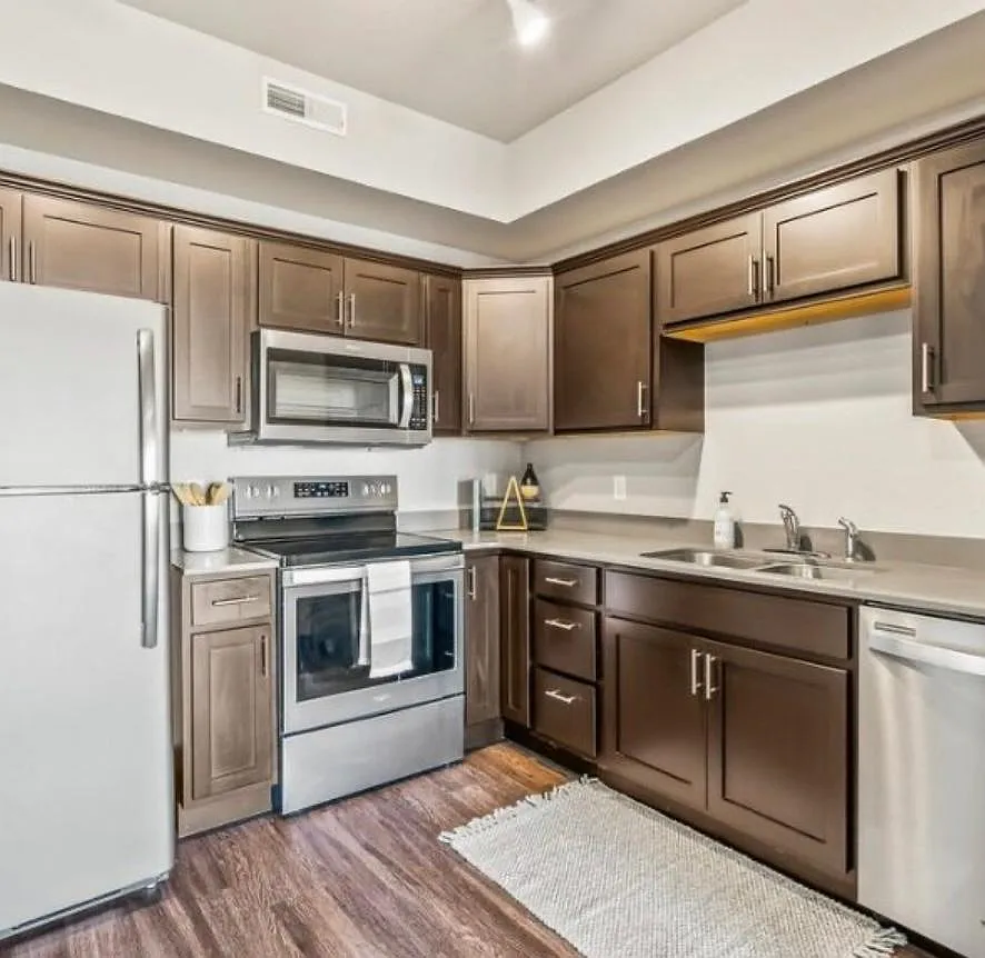 Meadowbrook Condos Hudson — Photo 1