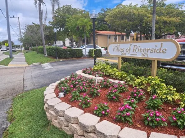 2671 Riverside Dr, Pompano Beach, FL