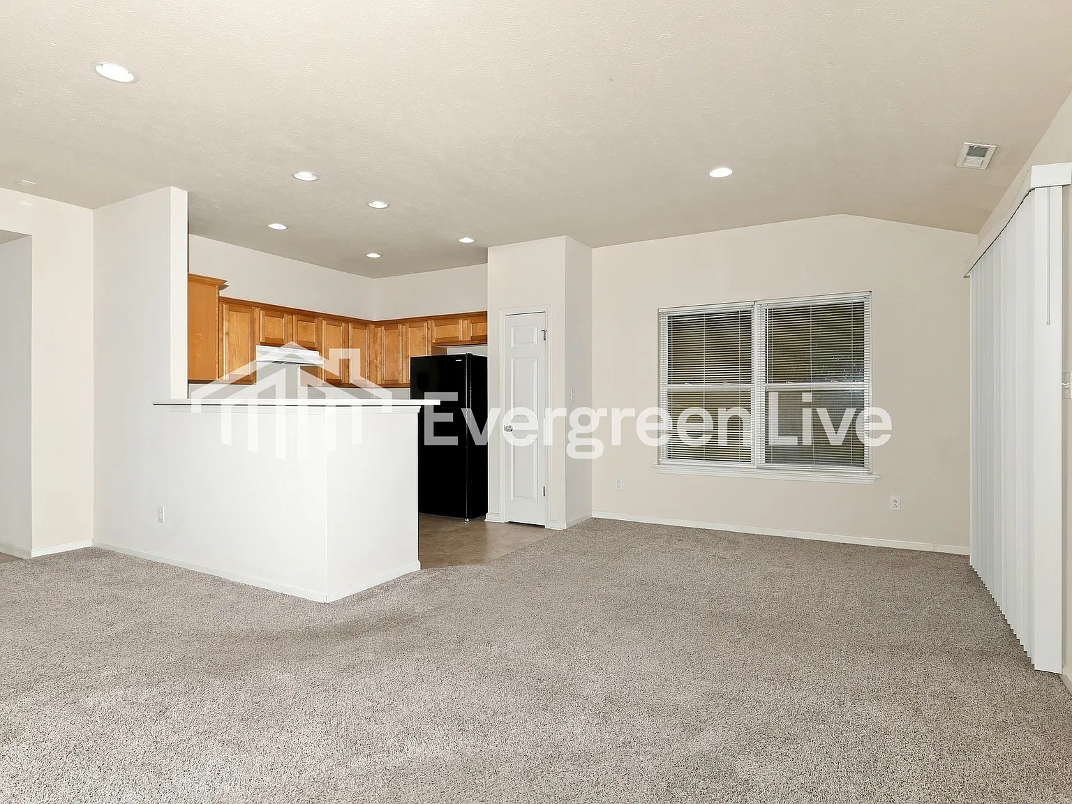3 bed, 2.0 bath, 1315 sqft, $1,495 — Photo 4