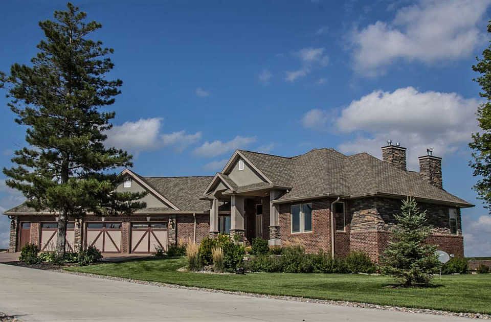 1st image of 1460 Emmett Ave