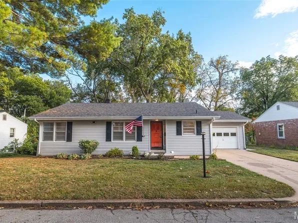 908 Barton Pl, Saint Charles, MO 63301