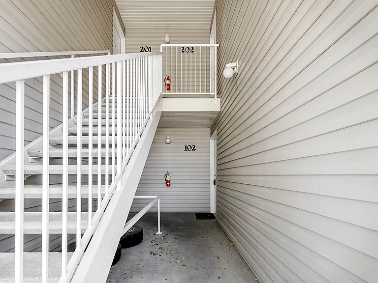5775 N Garrett St #102 — Photo 16