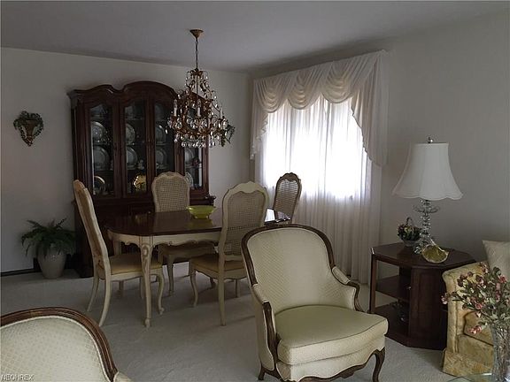 4th image of 2740 Fleger Dr
