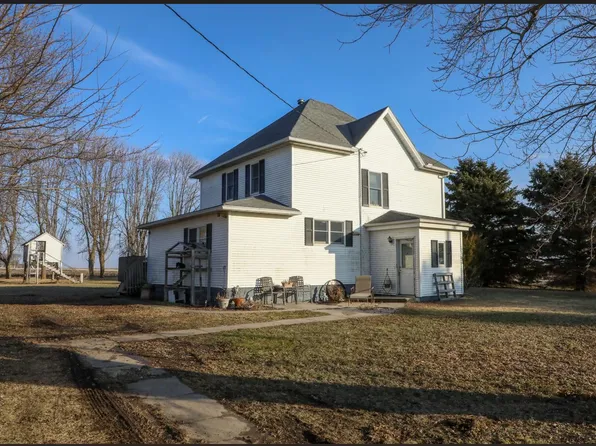 1105 120th St, Kanawha, IA 50447