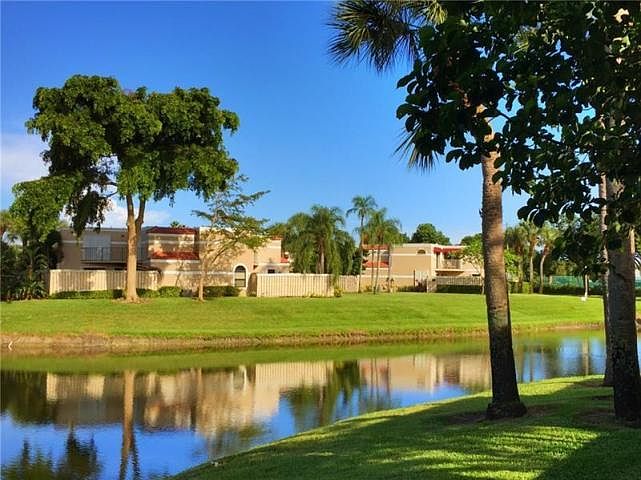 1st image of 4175 Village Dr