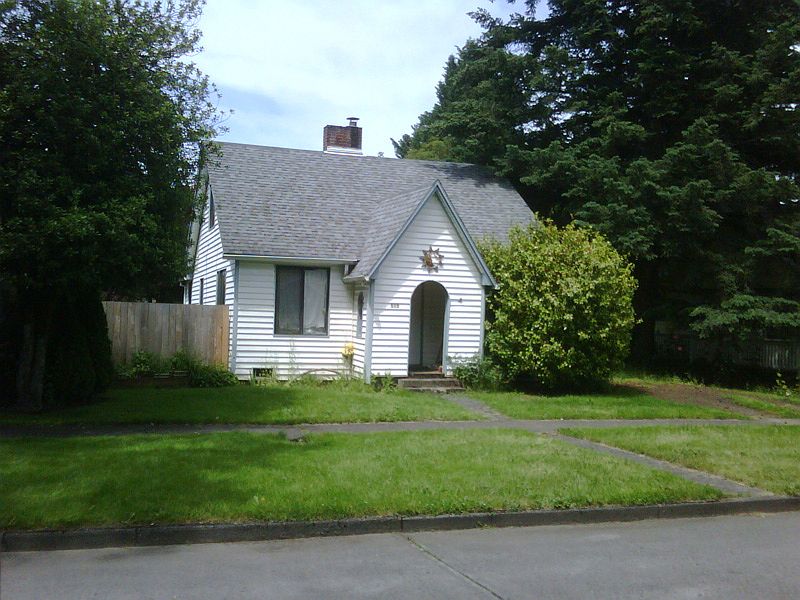 1st image of 515 NE 2nd Ave