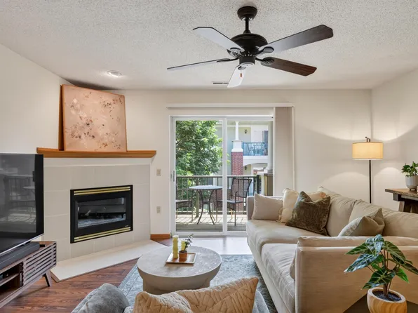 8530 Greenway Blvd Unit 307, Middleton, WI 53562