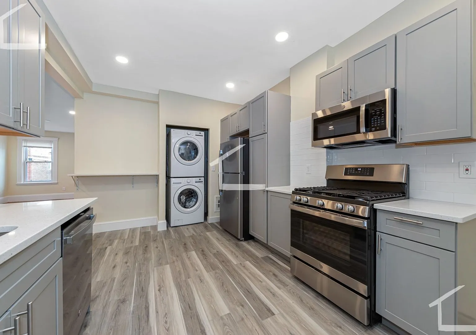 3 Bed 1 Bath in Brighton - Close to Oak Square — Photo 1