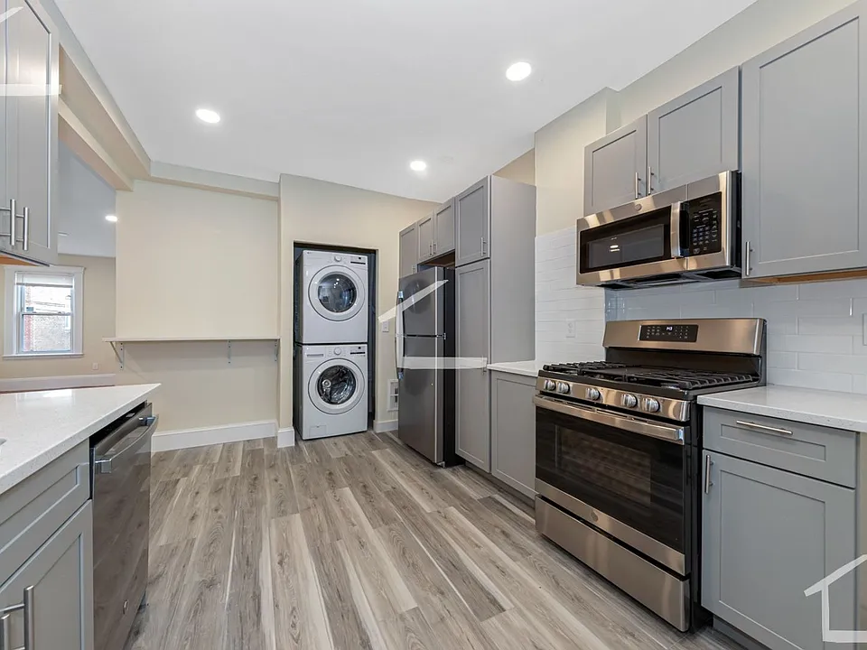 3-44 Brackett St #3