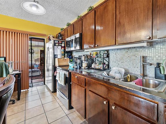 5th image of 5800 SW 20th St