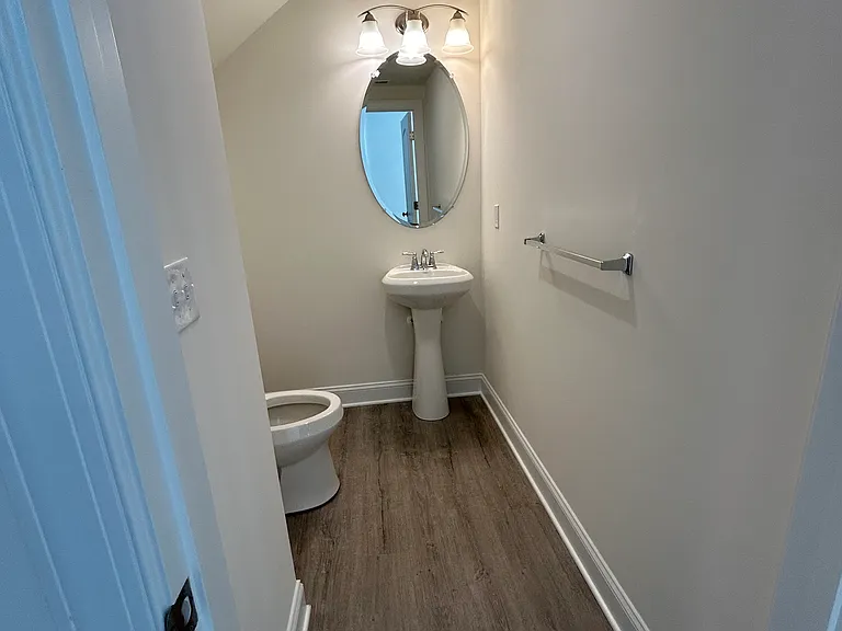 724 Sylvia St — Photo 11