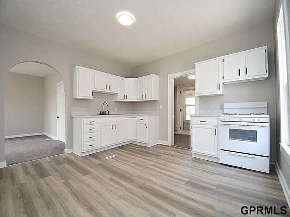 3rd image of 4628 Lowell Ave