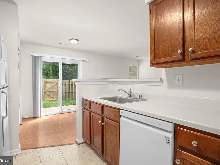 502 Wind Ridge Dr — Photo 9