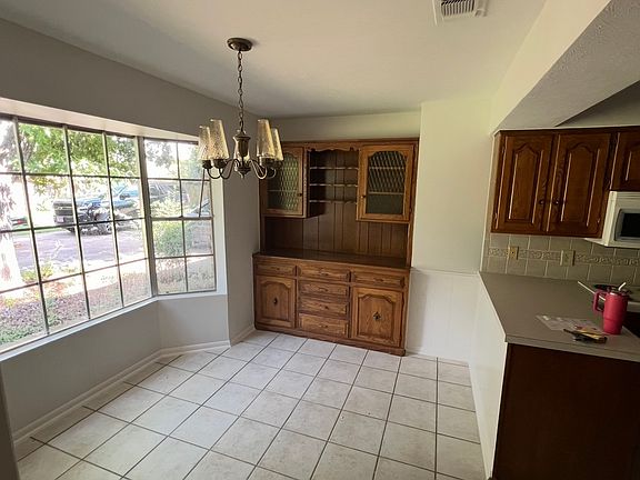 3rd image of 1809 Yarborough Dr