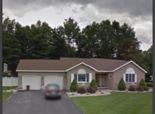 34 Maple Dr, Queensbury, NY 12804