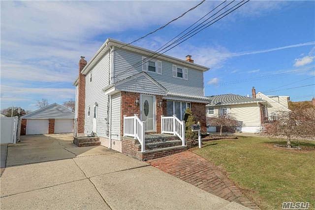 1st image of 398 Hilda St
