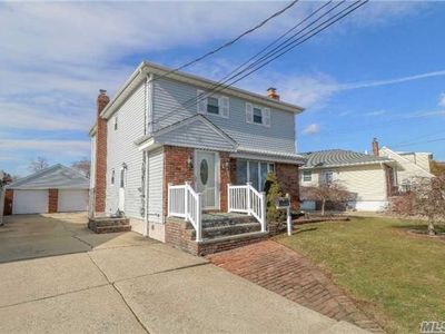 398 Hilda St, East Meadow, NY, 11554