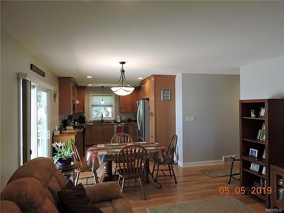 3rd image of 485 Pleasant Ave