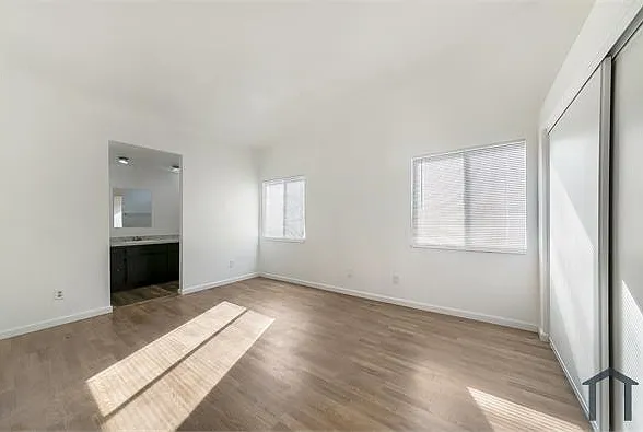 3 bed, 1402 sqft, $2,645 — Photo 3