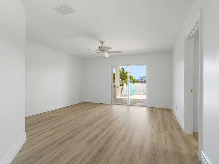 3924 Versailles Dr — Photo 6
