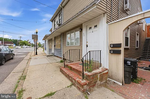 93 Washington St #A Photo 1