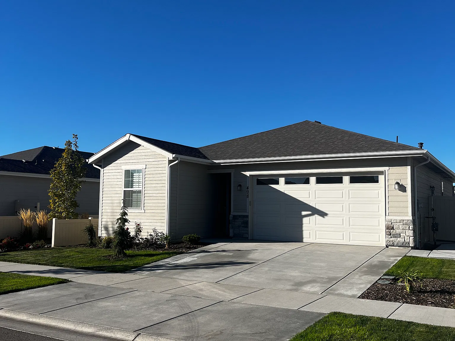 3 bed, 1300 sqft, $2,250 — Photo 2