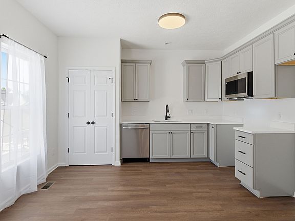 5th image of 7329 Althorp Way
