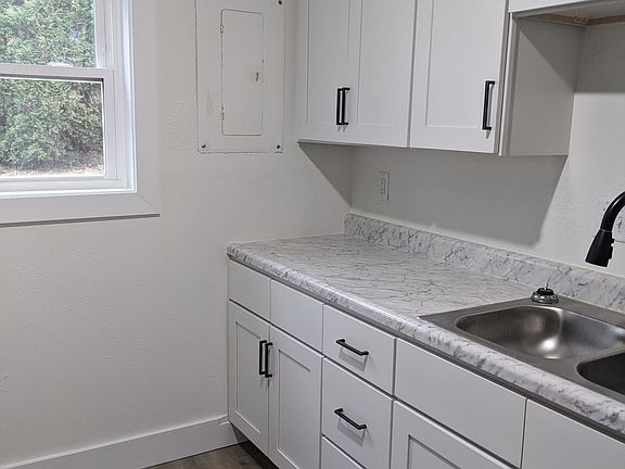 4th image of 4 N Pindwood Ln #2