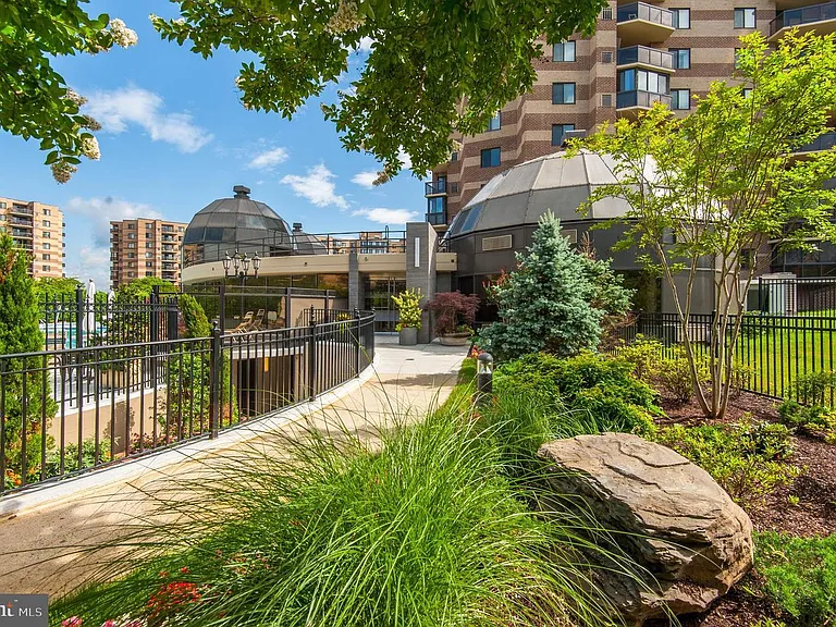 8370 Greensboro Dr #216 — Photo 47