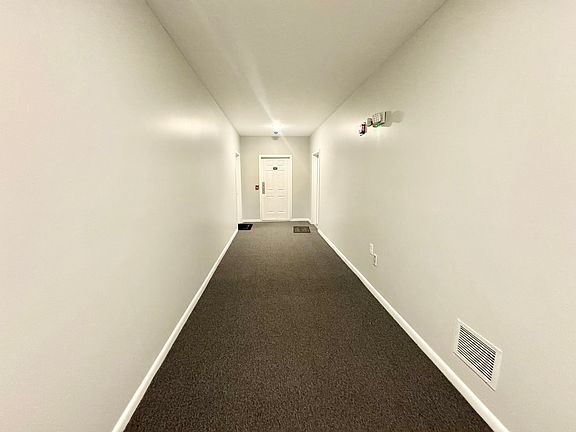 2nd image of 437 Sunderland Rd APT E