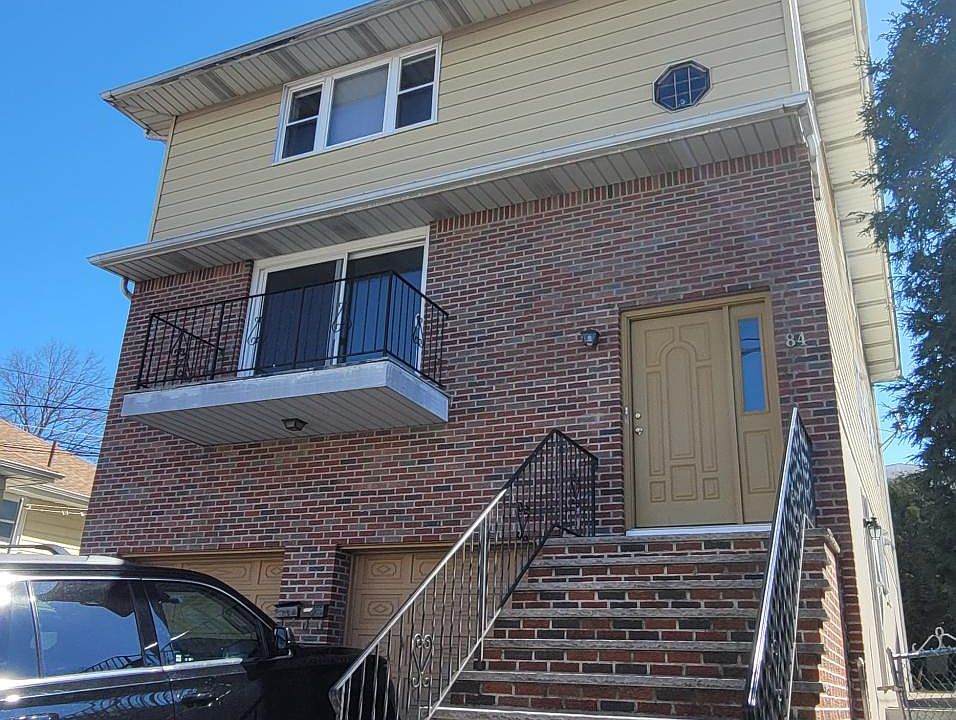1st image of 84 Gaston Ave Floor 1