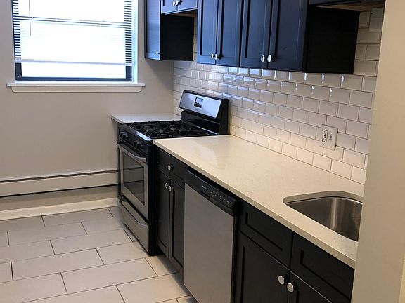 2nd image of 829 W Sunnyside Ave APT 2