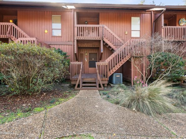 146 Lakeside Villa #146