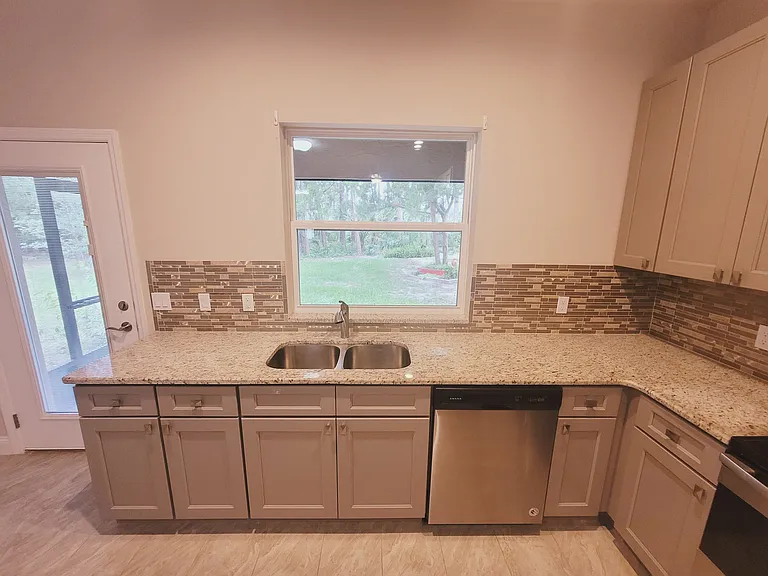 39 Providence Ln #B — Photo 9
